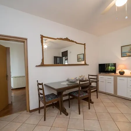 Apartamento Mirjana *